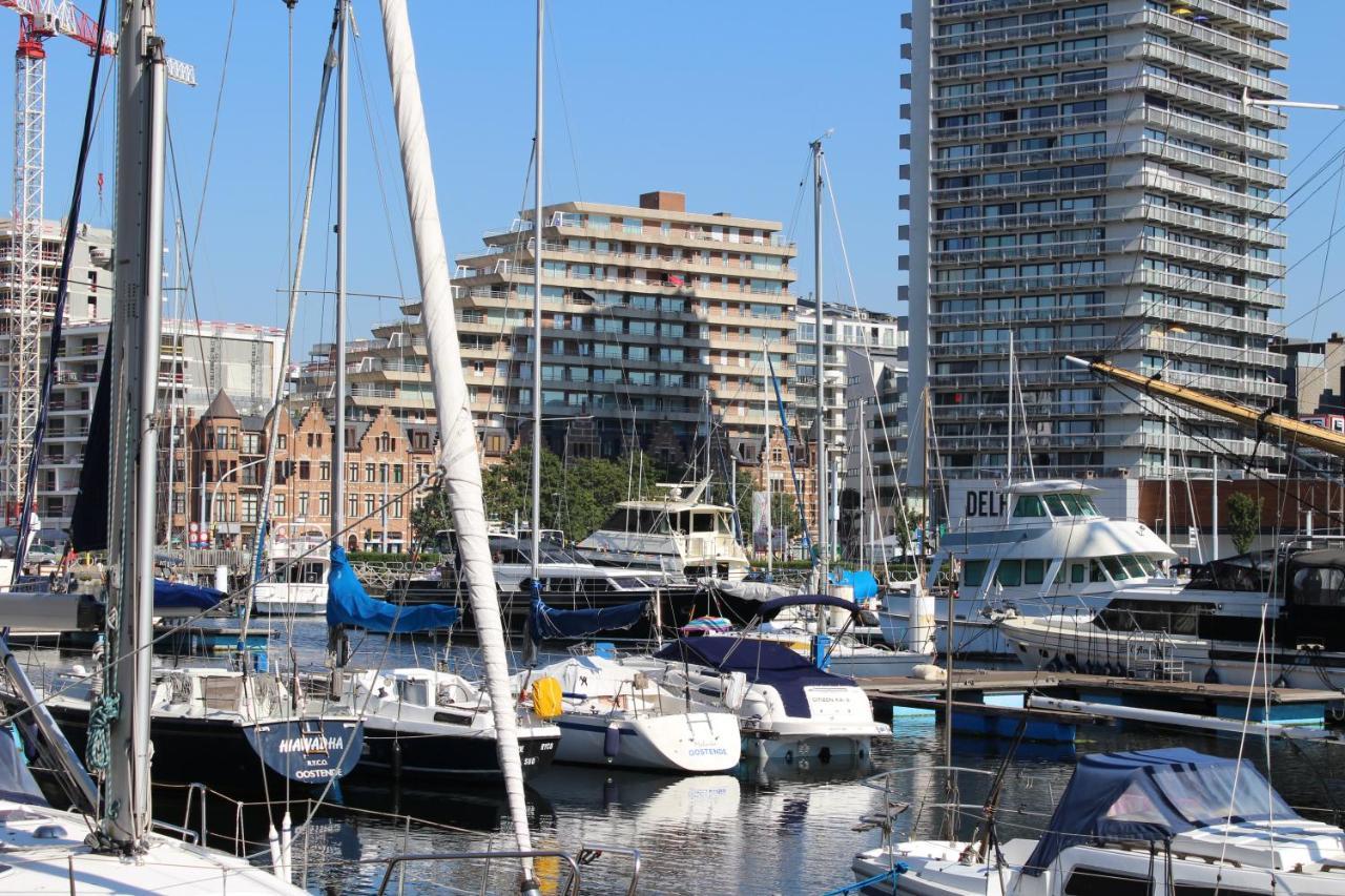 Compleet Appartement met Frontaal Zeezicht Oostende Buitenkant foto