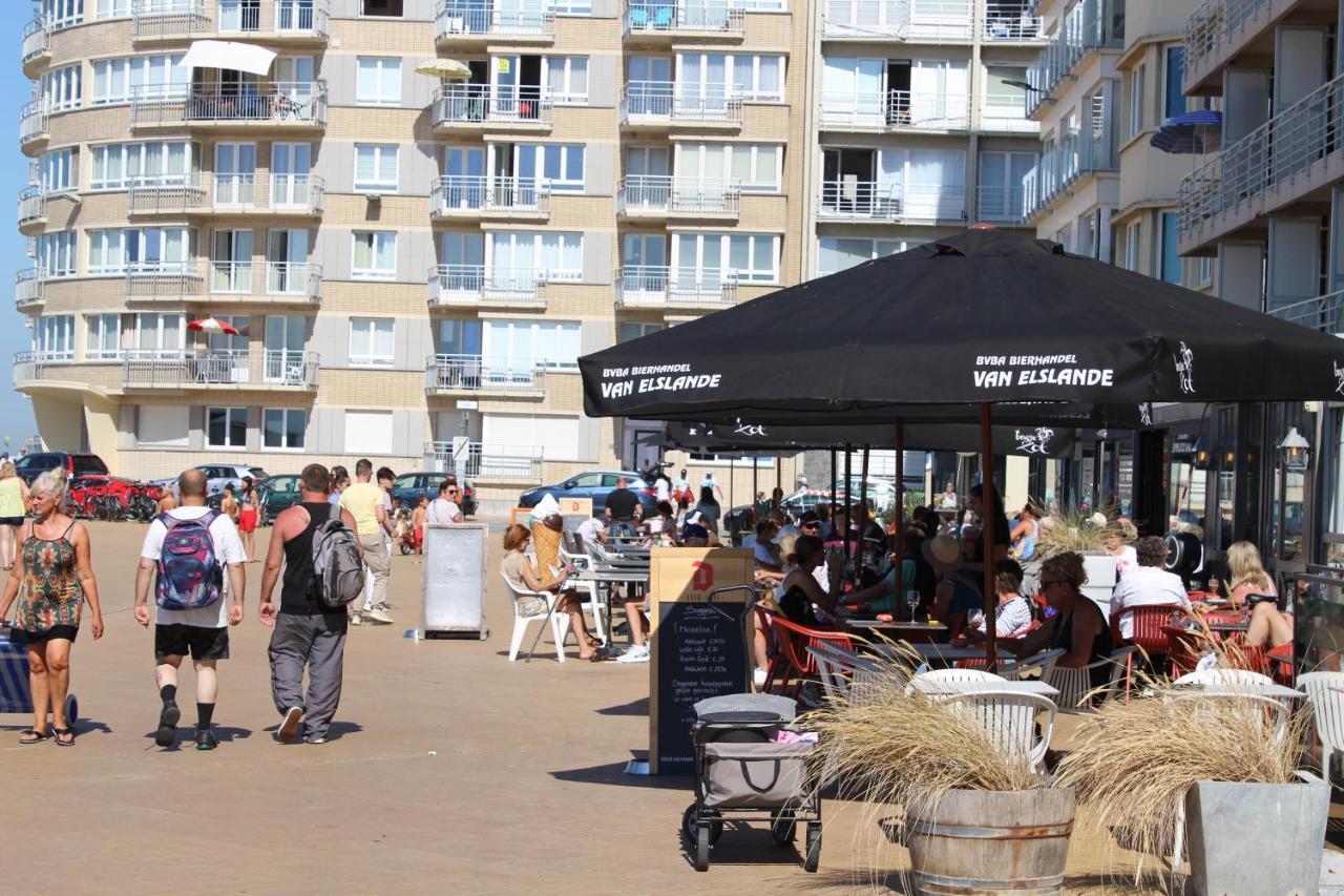 Compleet Appartement met Frontaal Zeezicht Oostende Buitenkant foto