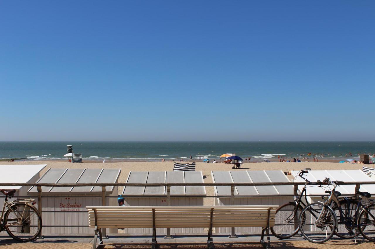 Compleet Appartement met Frontaal Zeezicht Oostende Buitenkant foto